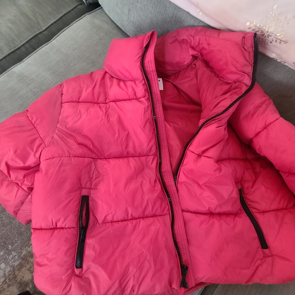 Old Navy Frost free water resistant cropped puffer jacket Large. New - Picture 3 of 3